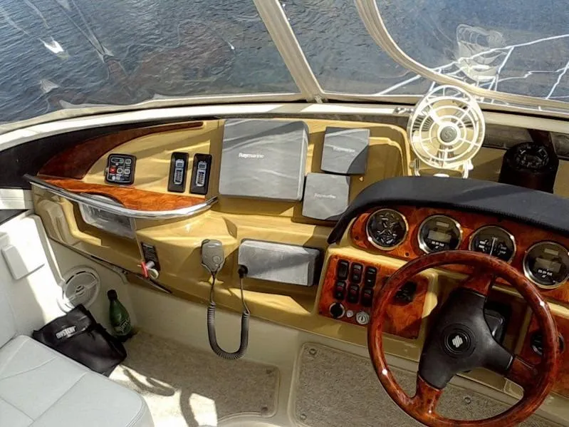 2004 Carver 396 Motor Yacht