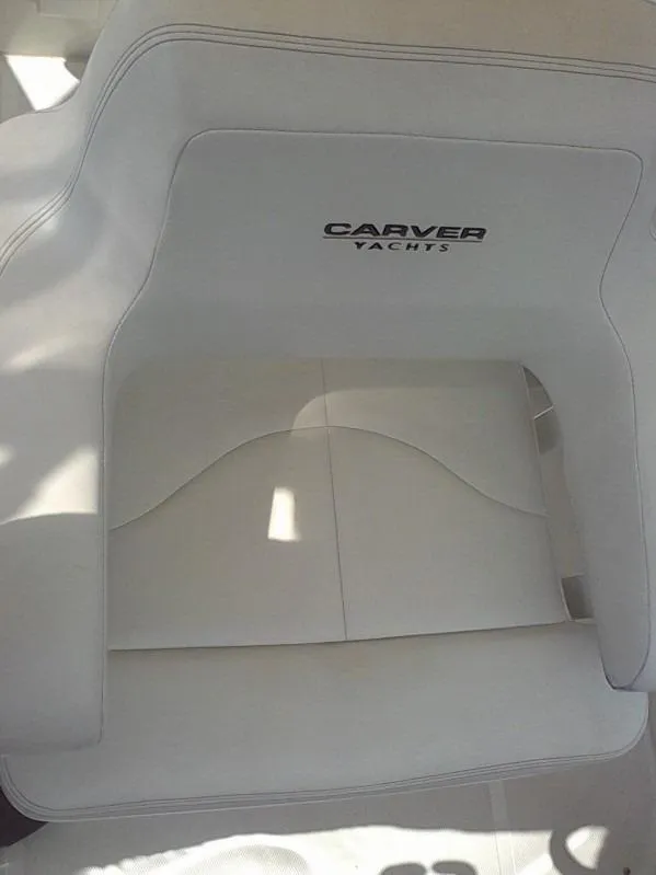 2004 Carver 396 Motor Yacht