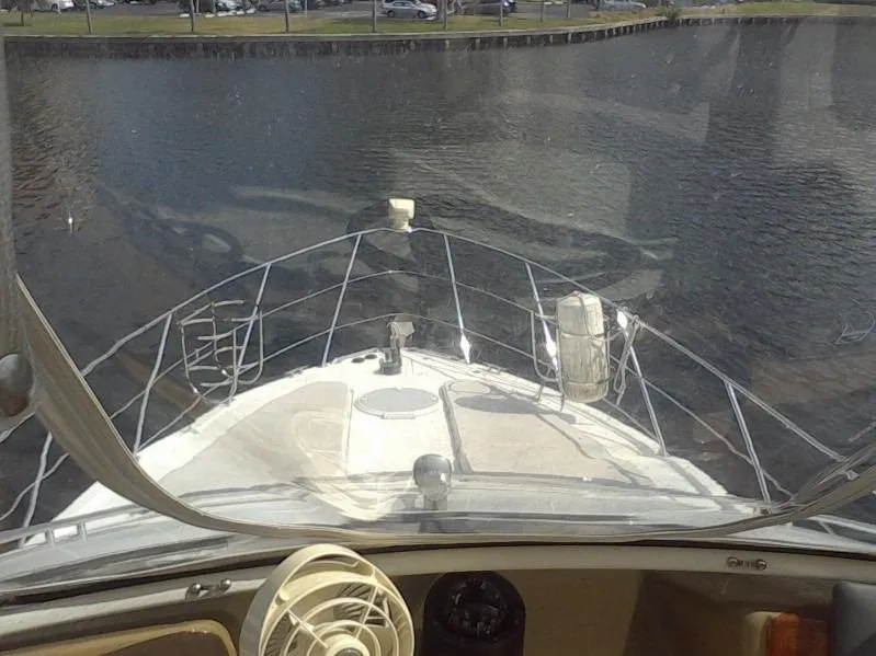 2004 Carver 396 Motor Yacht