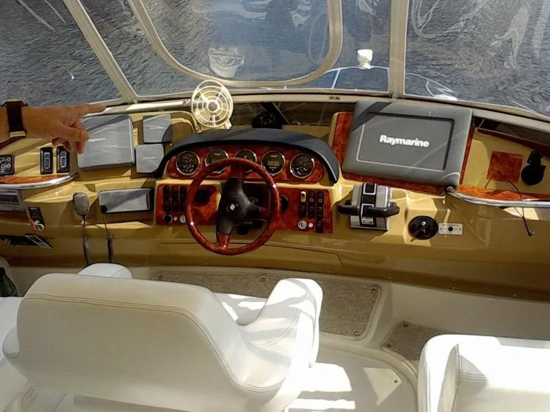 2004 Carver 396 Motor Yacht