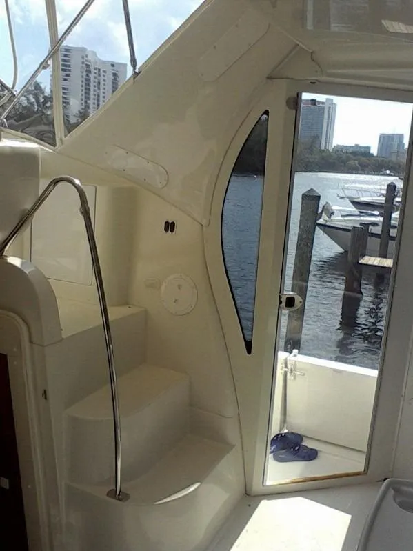 2004 Carver 396 Motor Yacht