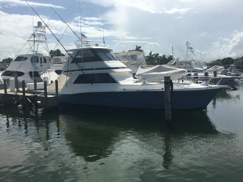 1999 Riviera 48 Enclosed Bridge