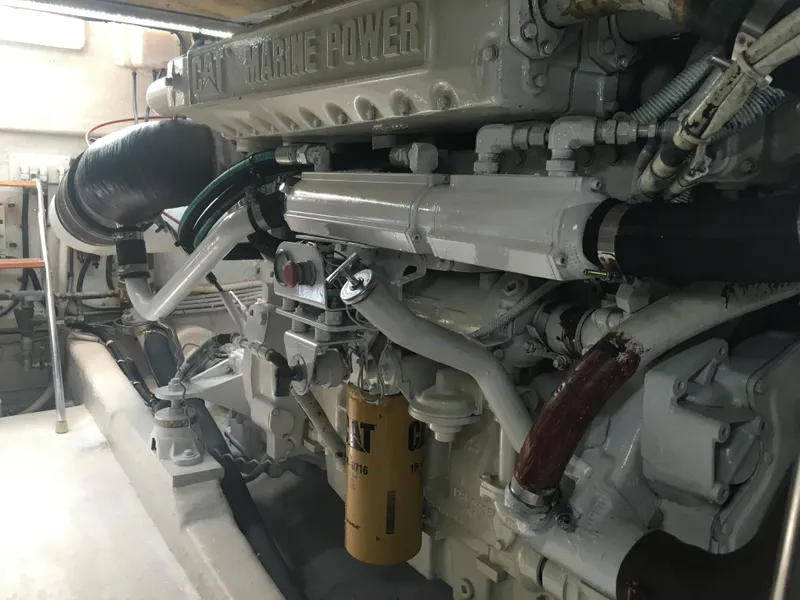 1999 Riviera 48 Enclosed Bridge