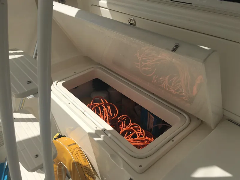 1999 Riviera 48 Enclosed Bridge