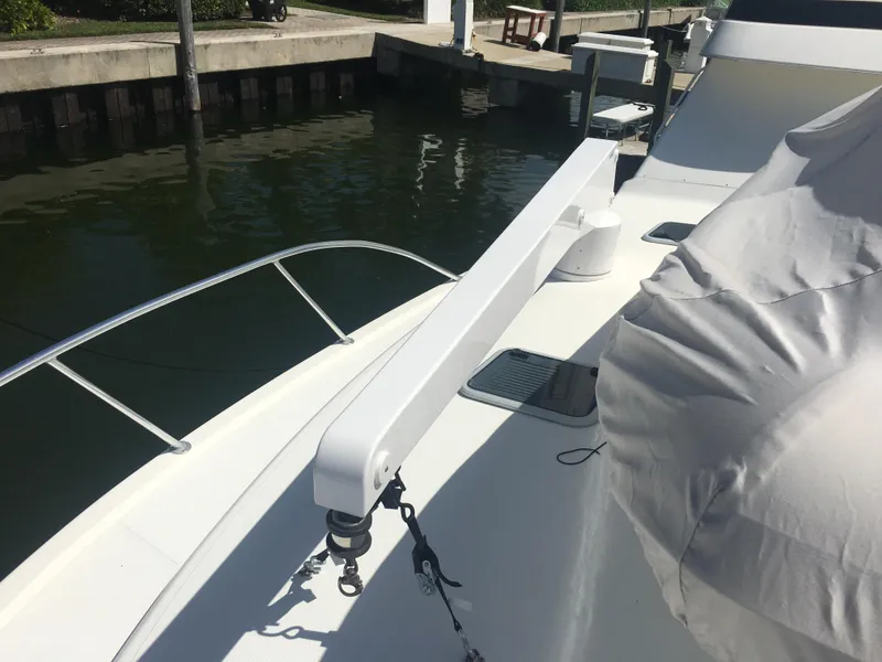 1999 Riviera 48 Enclosed Bridge