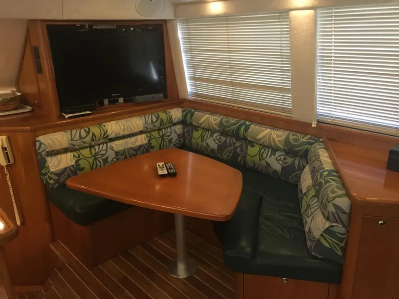 1999 Riviera 48 Enclosed Bridge