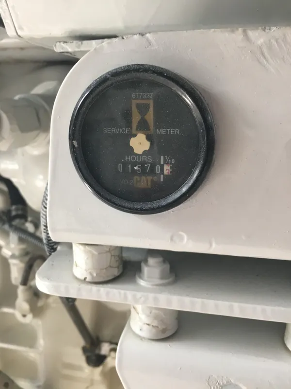 1999 Riviera 48 Enclosed Bridge