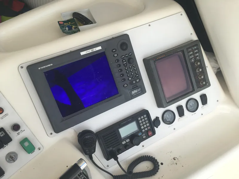 1999 Riviera 48 Enclosed Bridge