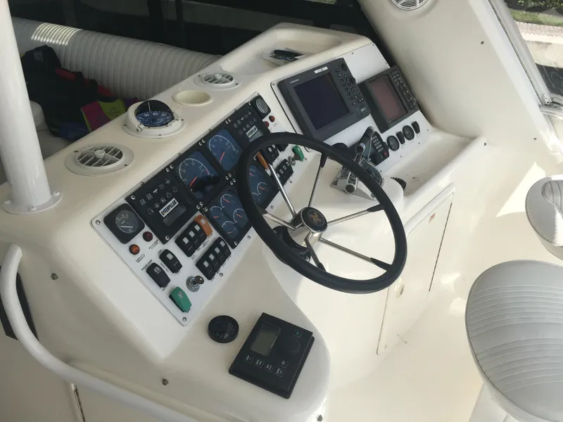 1999 Riviera 48 Enclosed Bridge