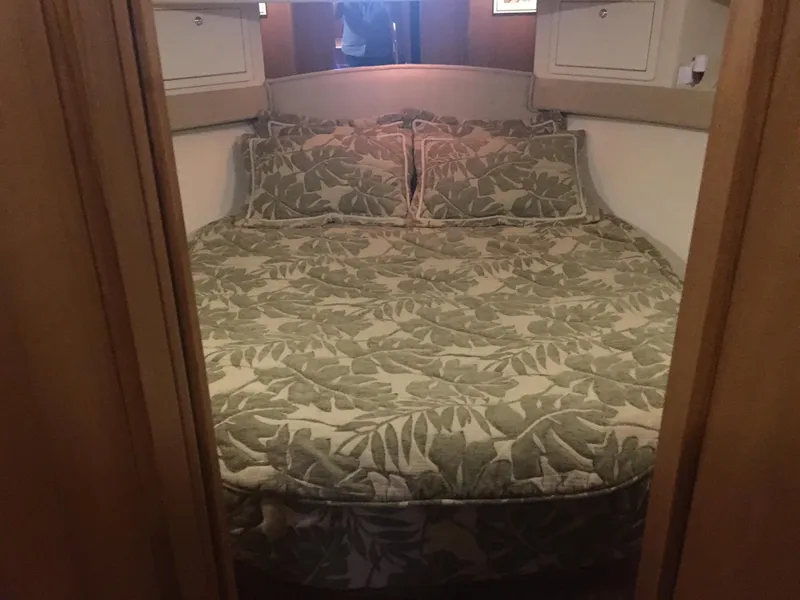 1999 Riviera 48 Enclosed Bridge