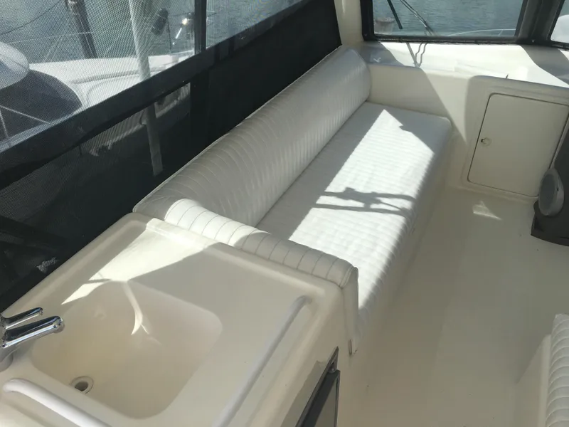 1999 Riviera 48 Enclosed Bridge
