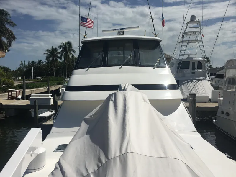 1999 Riviera 48 Enclosed Bridge