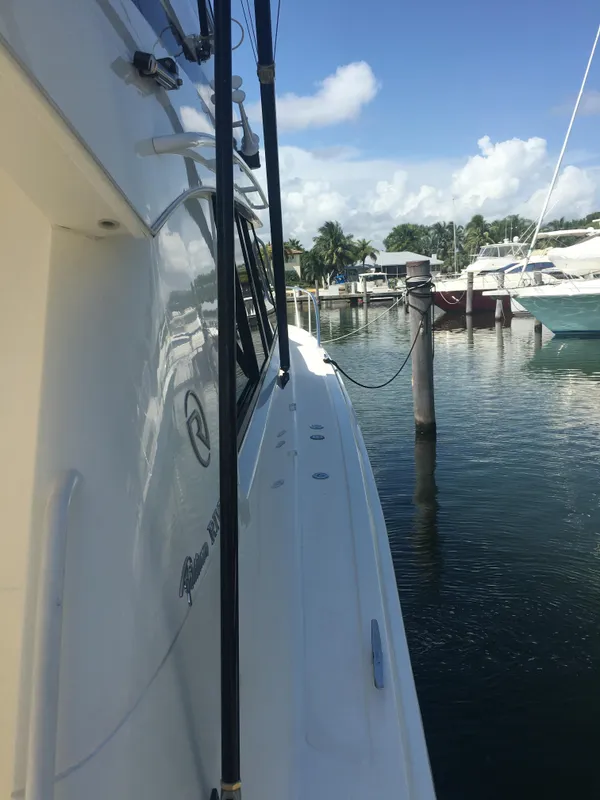 1999 Riviera 48 Enclosed Bridge