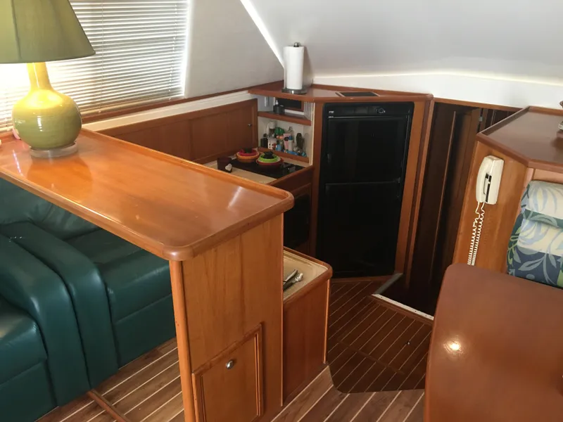 1999 Riviera 48 Enclosed Bridge
