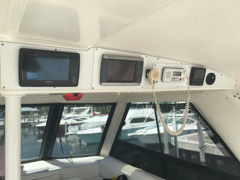 1999 Riviera 48 Enclosed Bridge
