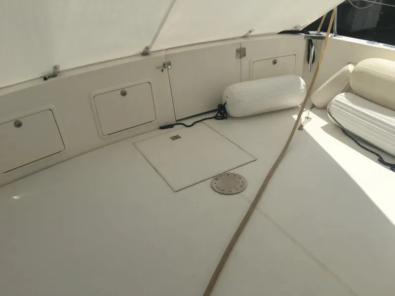 1999 Riviera 48 Enclosed Bridge