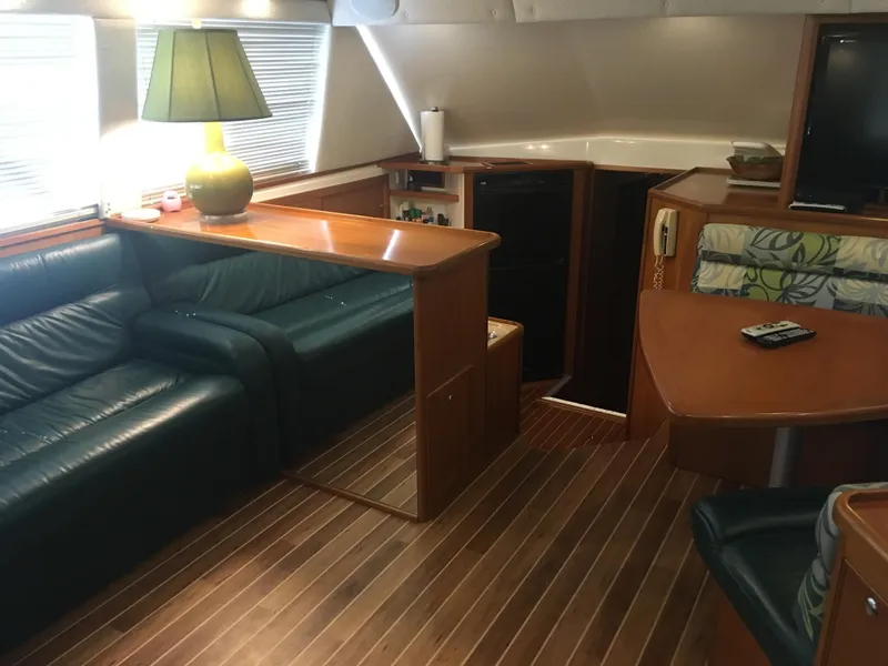 1999 Riviera 48 Enclosed Bridge