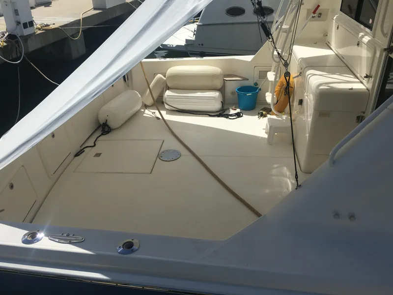1999 Riviera 48 Enclosed Bridge