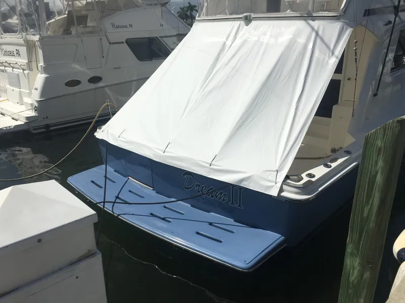 1999 Riviera 48 Enclosed Bridge