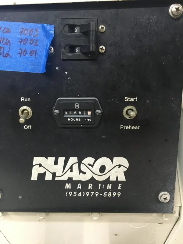 1999 Riviera 48 Enclosed Bridge