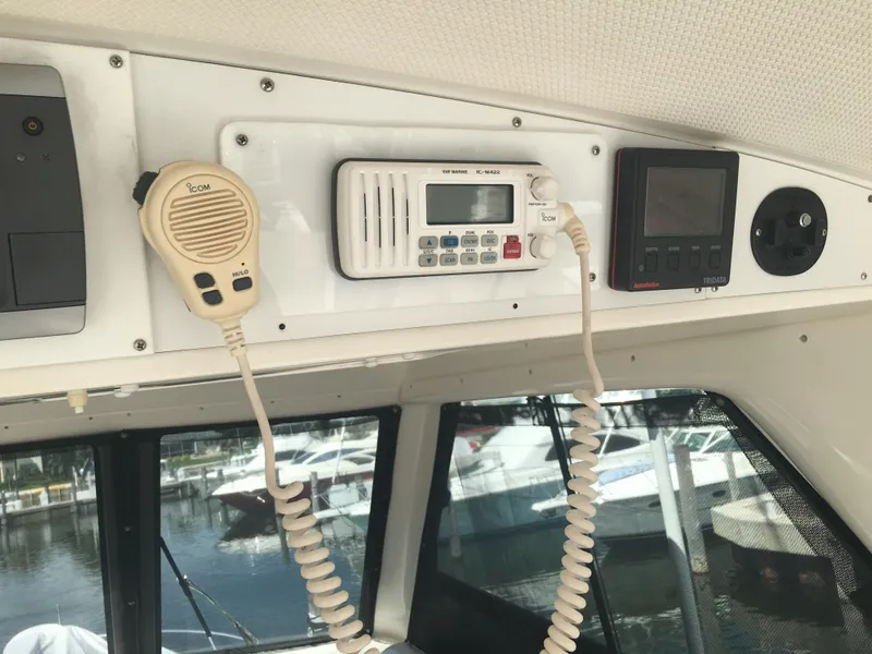 1999 Riviera 48 Enclosed Bridge