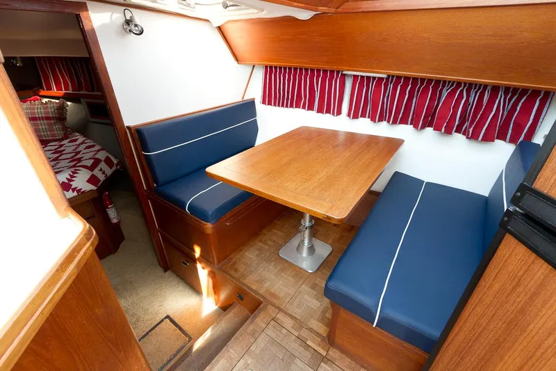1988 Tiara Yachts 3600 Convertible