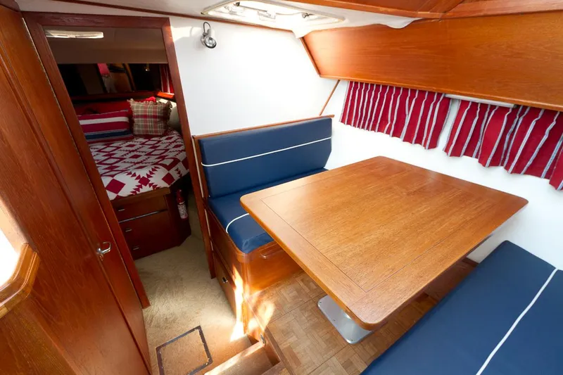 1988 Tiara Yachts 3600 Convertible