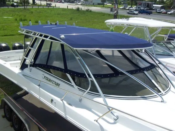 2009 Fountain 38 SFC LX cuddy center console