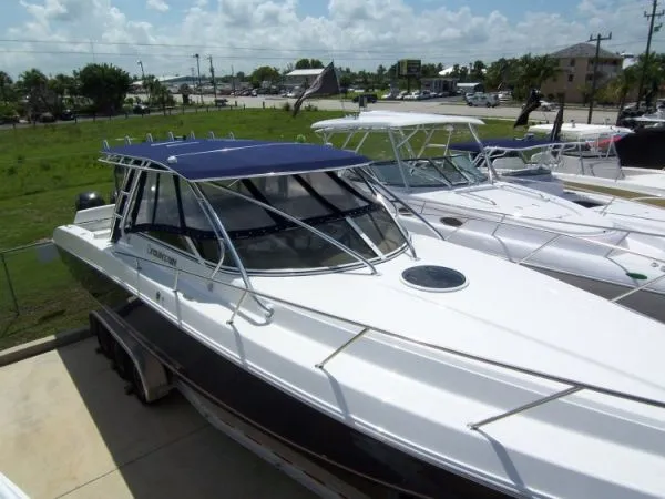2009 Fountain 38 SFC LX cuddy center console