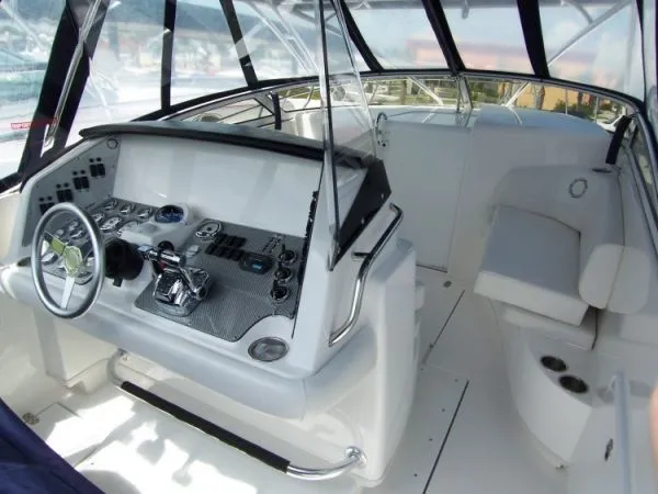 2009 Fountain 38 SFC LX cuddy center console