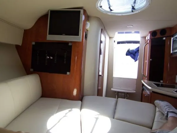 2009 Fountain 38 SFC LX cuddy center console