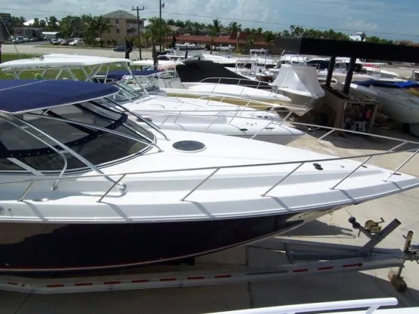 2009 Fountain 38 SFC LX cuddy center console