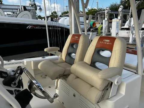 2015 Cobia 296 Center Console
