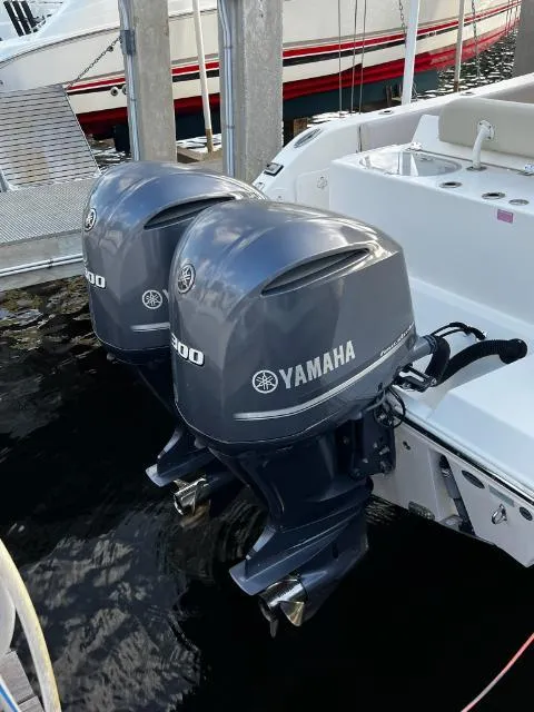 2015 Cobia 296 Center Console