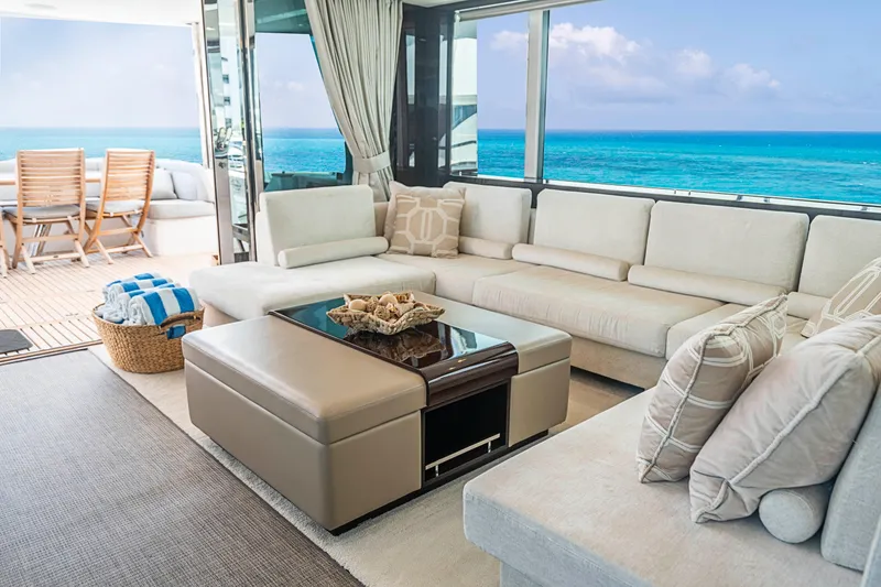 2017 Sunseeker 95 Yacht