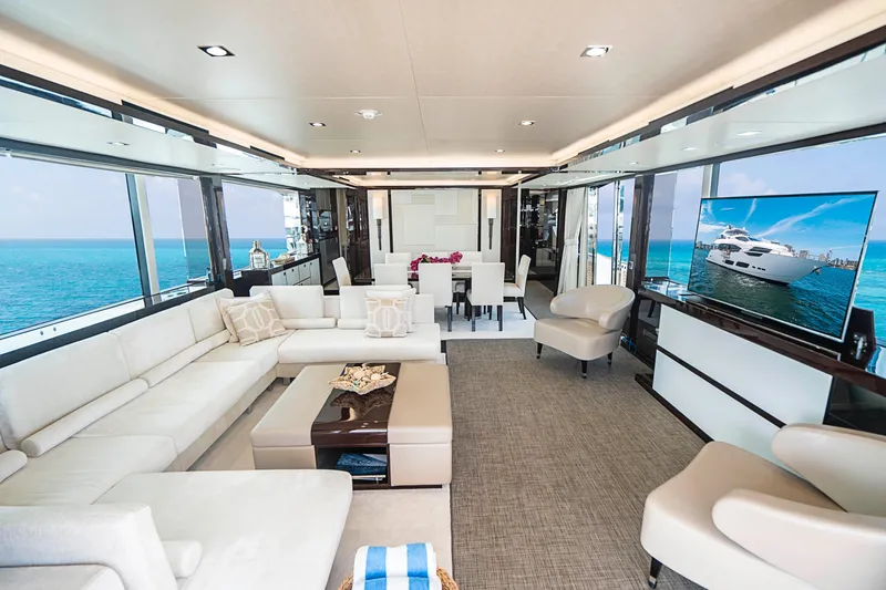 2017 Sunseeker 95 Yacht