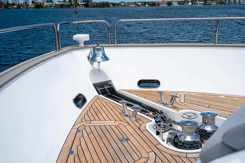 2017 Sunseeker 95 Yacht