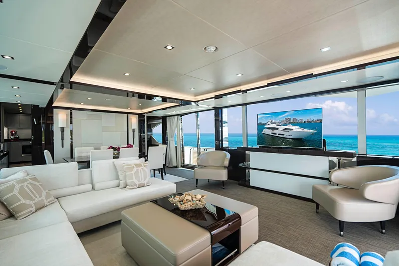 2017 Sunseeker 95 Yacht