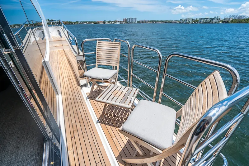 2017 Sunseeker 95 Yacht