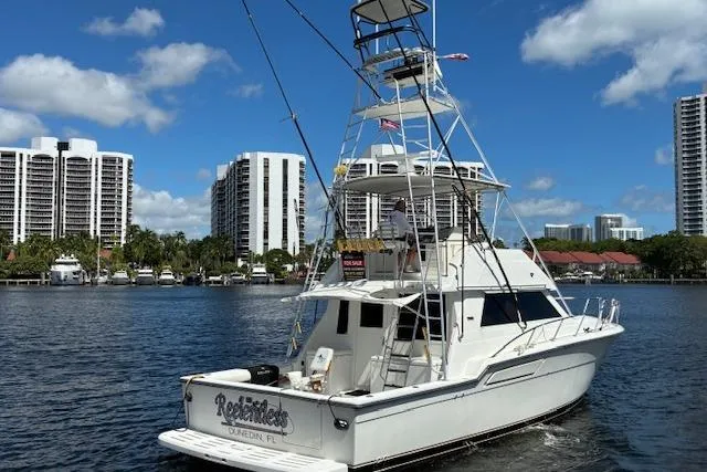 1993 Tiara Yachts 4300 Convertible