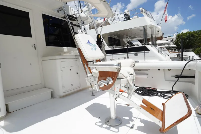 1993 Tiara Yachts 4300 Convertible