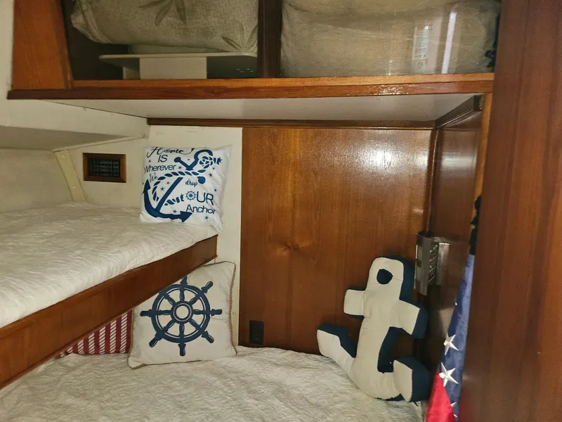1993 Tiara Yachts 4300 Convertible