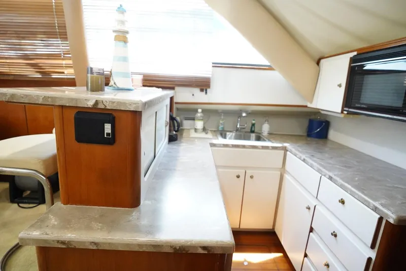 1993 Tiara Yachts 4300 Convertible