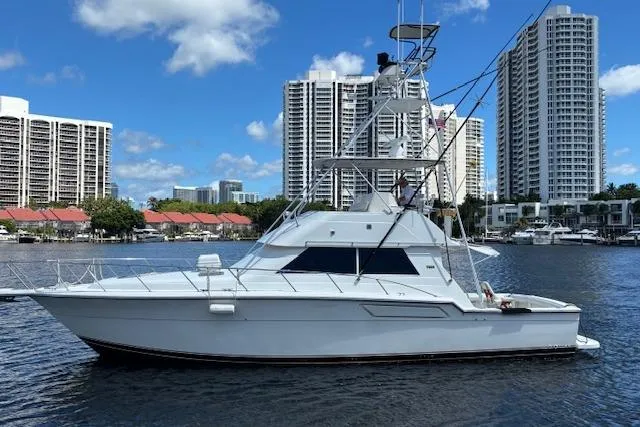 1993 Tiara Yachts 4300 Convertible
