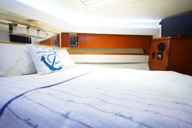 1993 Tiara Yachts 4300 Convertible