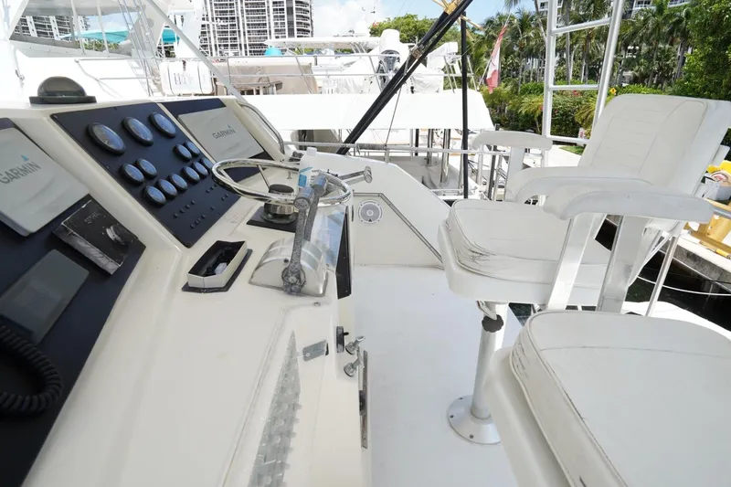 1993 Tiara Yachts 4300 Convertible