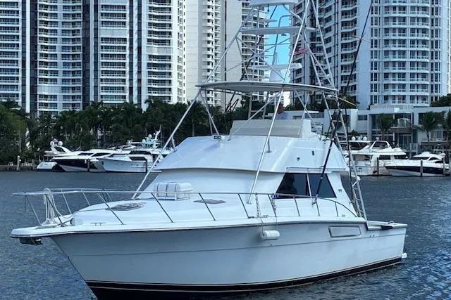 1993 Tiara Yachts 4300 Convertible