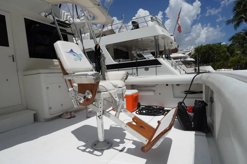 1993 Tiara Yachts 4300 Convertible