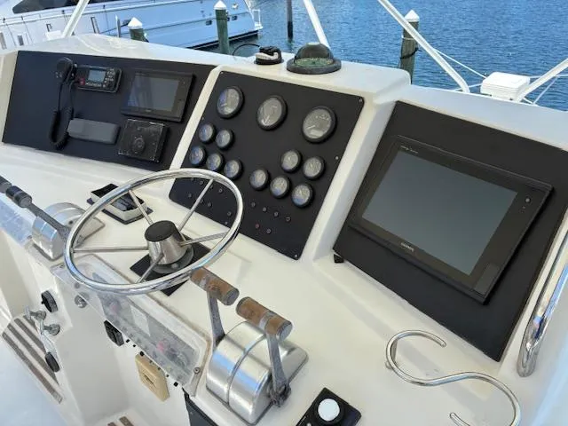 1993 Tiara Yachts 4300 Convertible