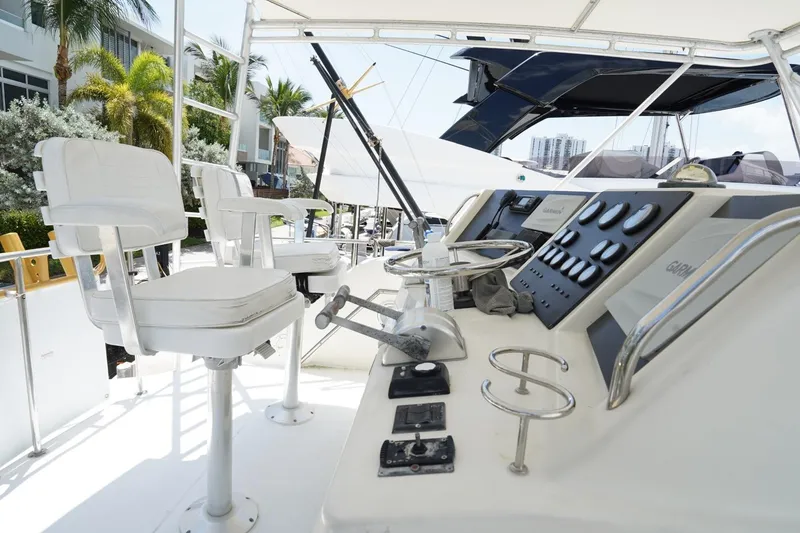 1993 Tiara Yachts 4300 Convertible